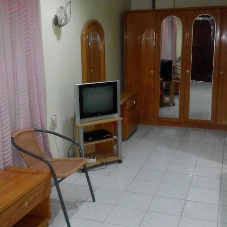 Melissa Palace Hotel And Karaoke Parapat Buitenkant foto