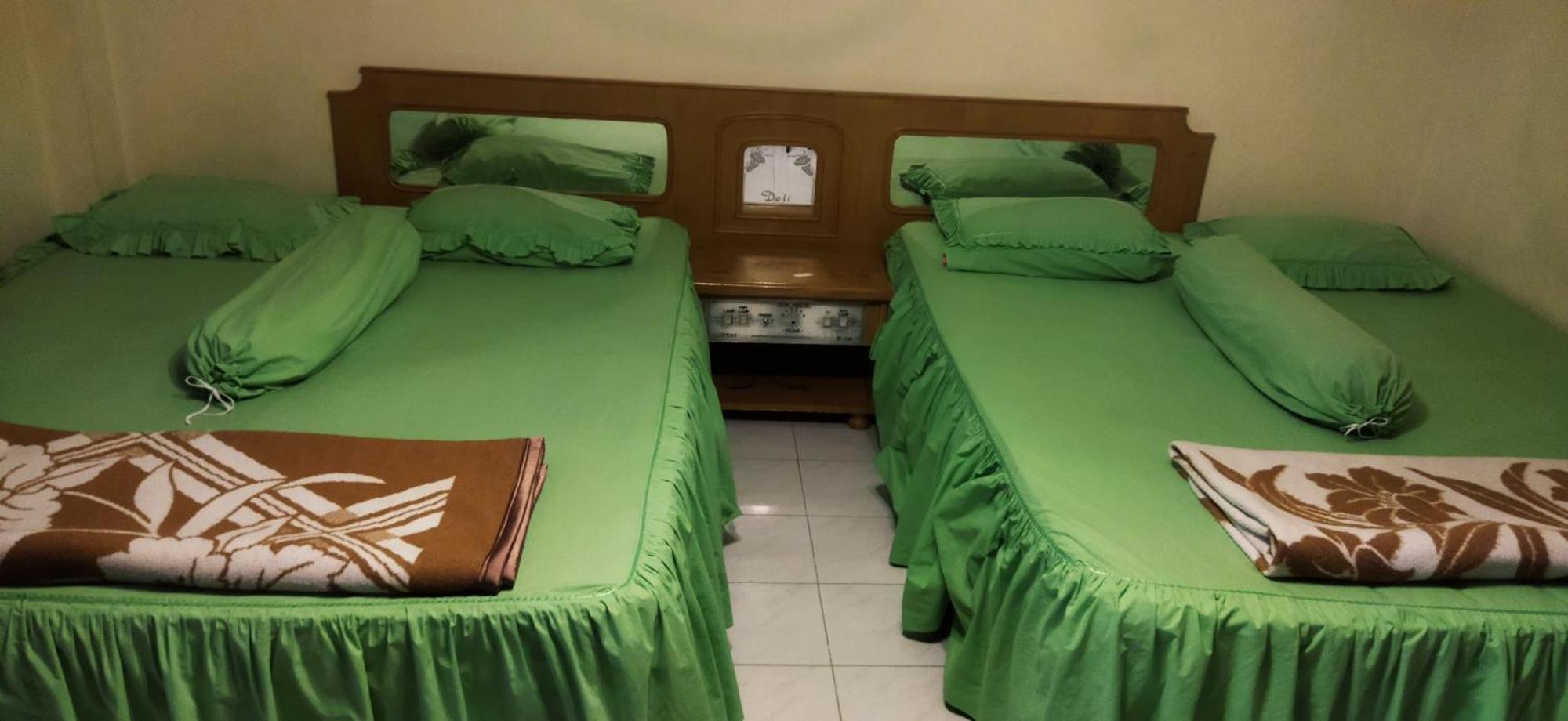 Melissa Palace Hotel And Karaoke Parapat Buitenkant foto