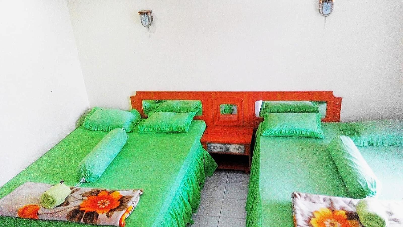 Melissa Palace Hotel And Karaoke Parapat Buitenkant foto