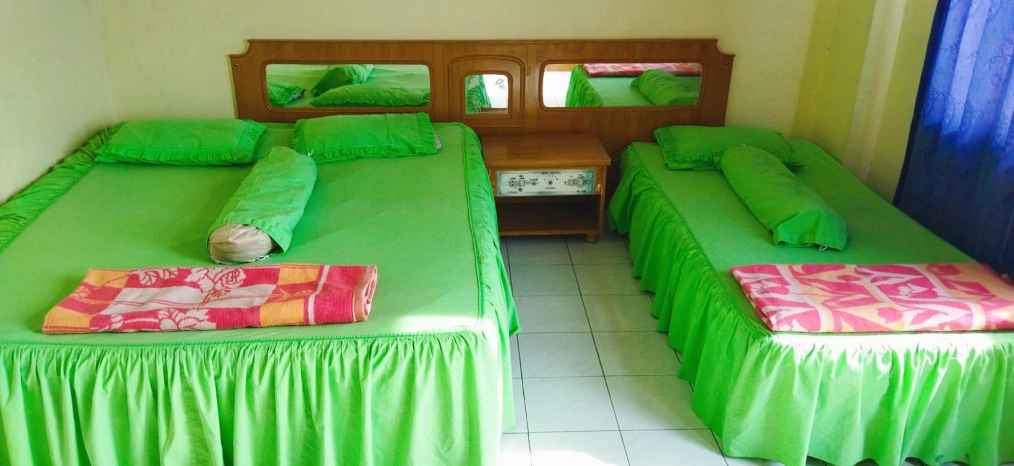 Melissa Palace Hotel And Karaoke Parapat Buitenkant foto