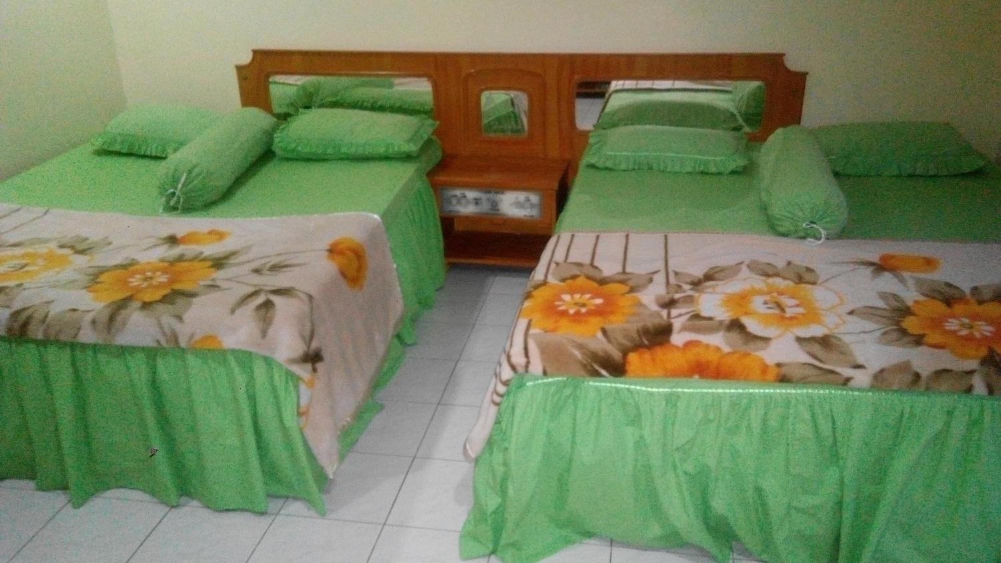 Melissa Palace Hotel And Karaoke Parapat Buitenkant foto