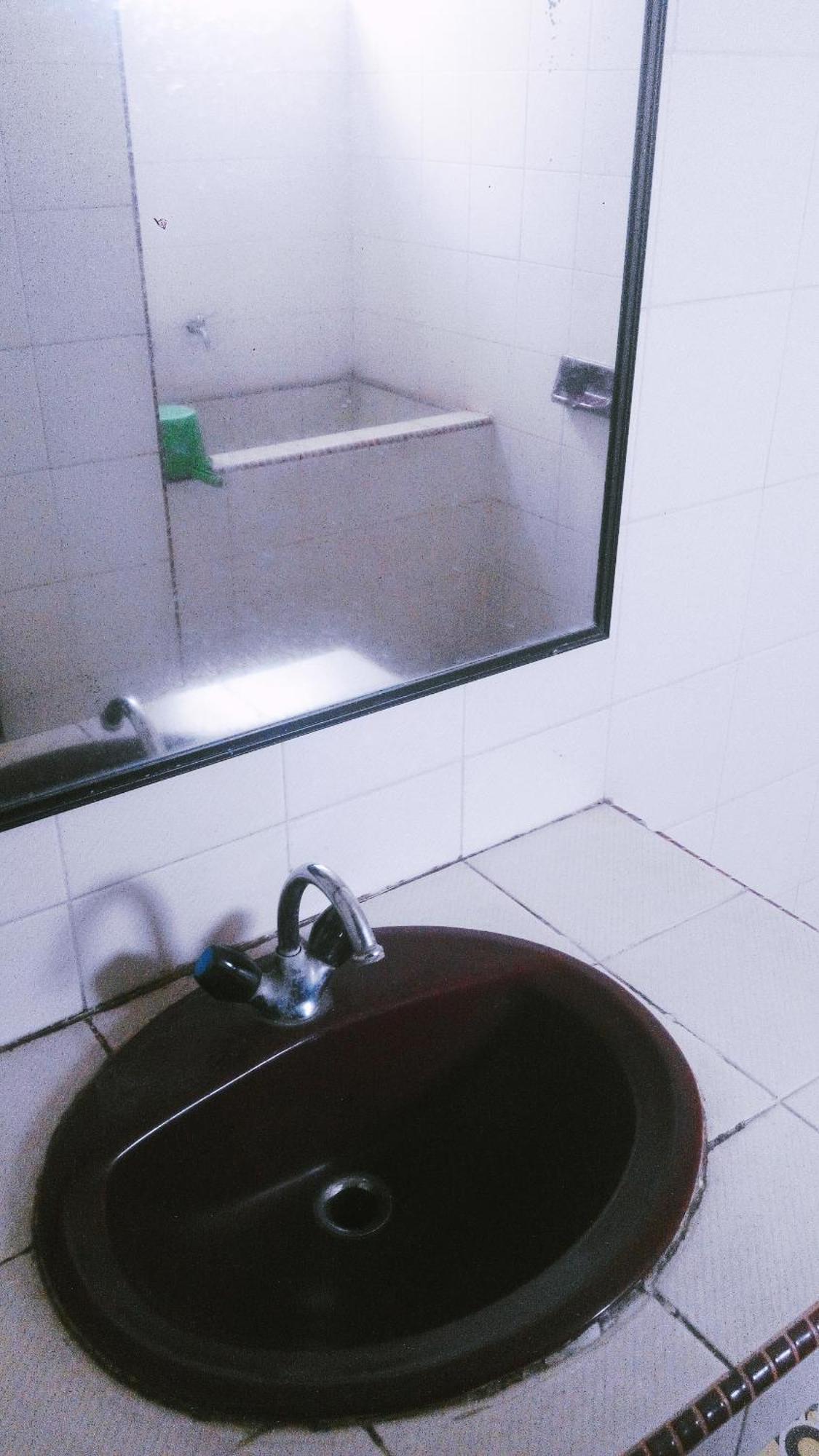 Melissa Palace Hotel And Karaoke Parapat Buitenkant foto
