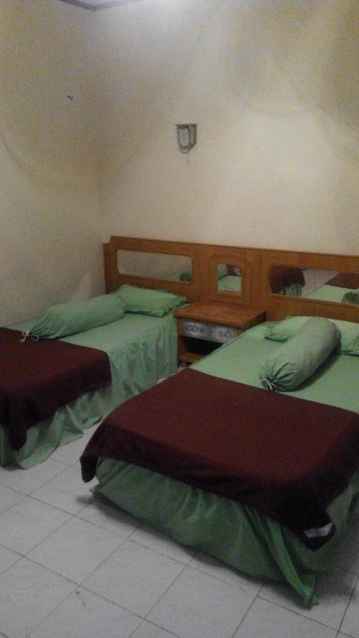 Melissa Palace Hotel And Karaoke Parapat Buitenkant foto
