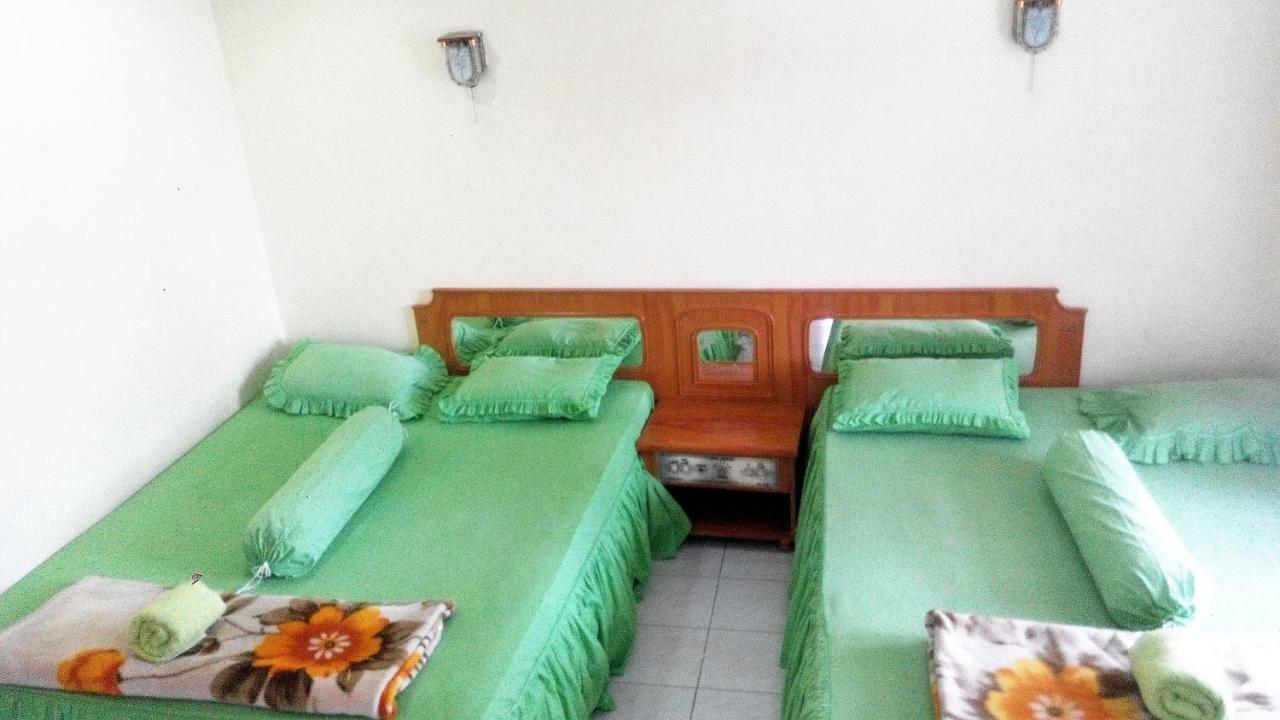 Melissa Palace Hotel And Karaoke Parapat Buitenkant foto