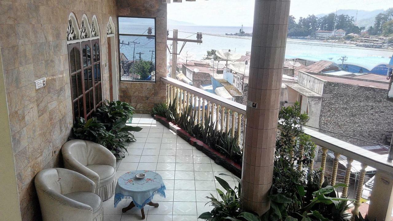 Melissa Palace Hotel And Karaoke Parapat Buitenkant foto